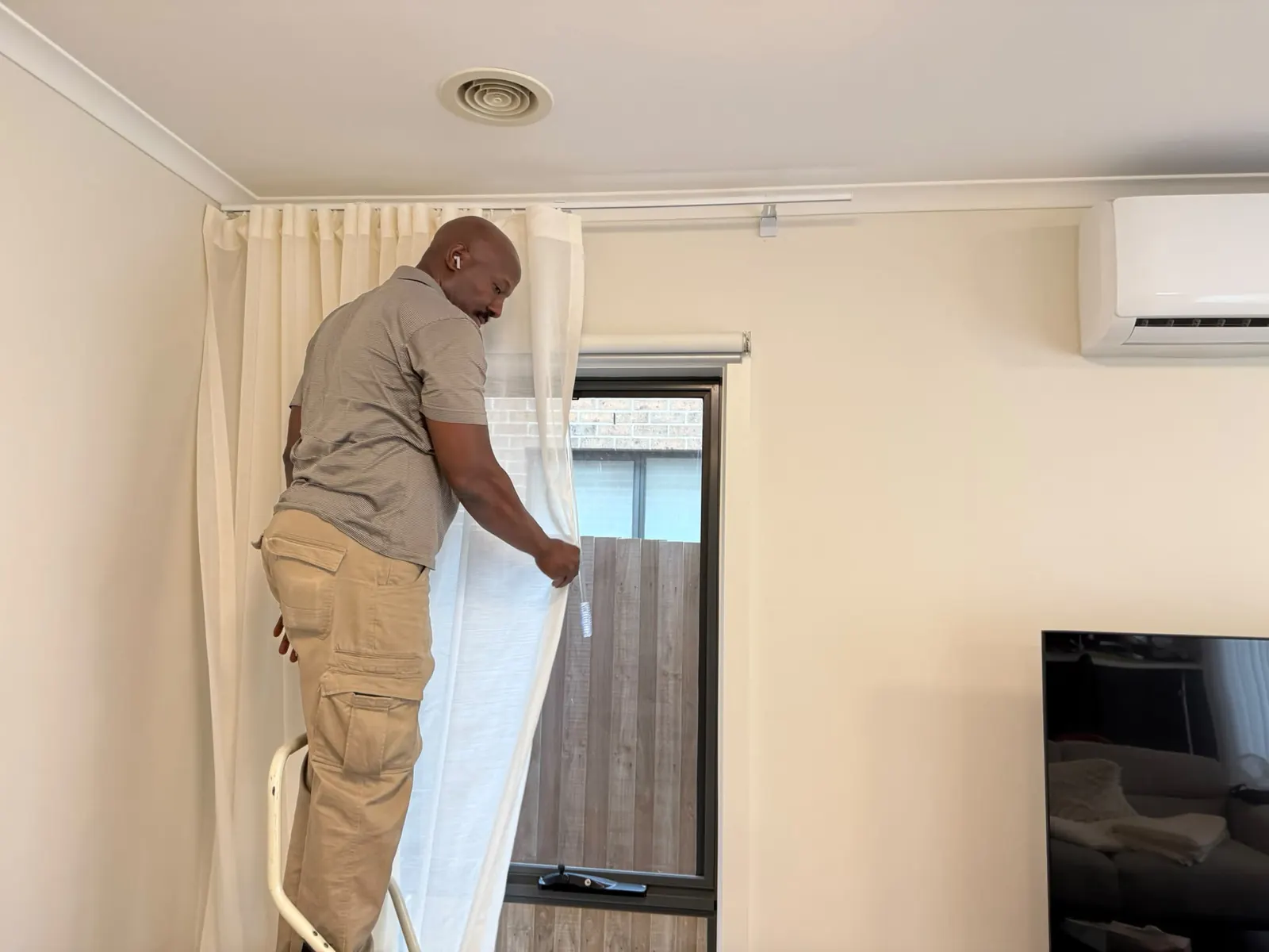 Setting the curtain drop